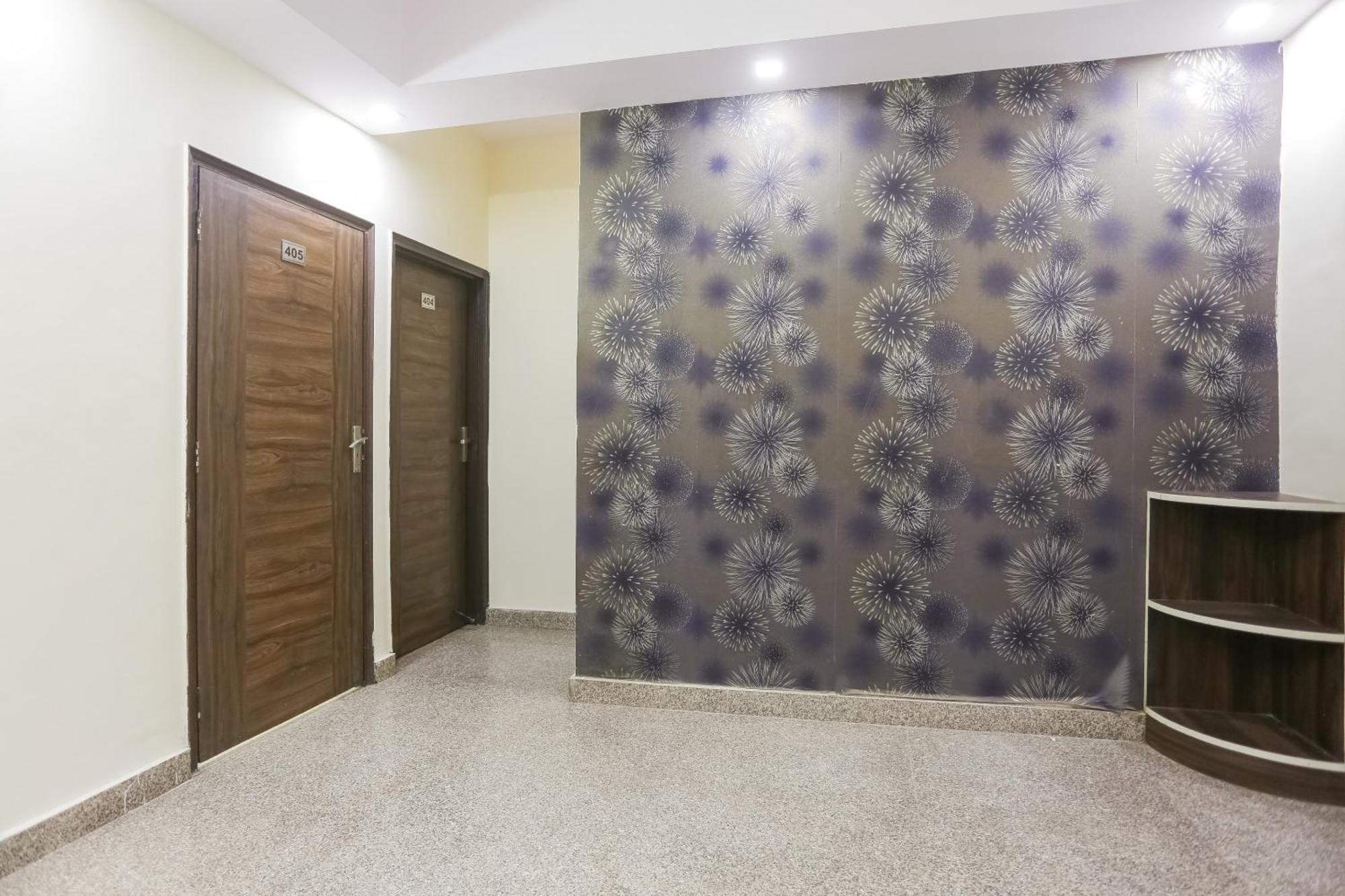 Hotel O Green High New Delhi Bagian luar foto