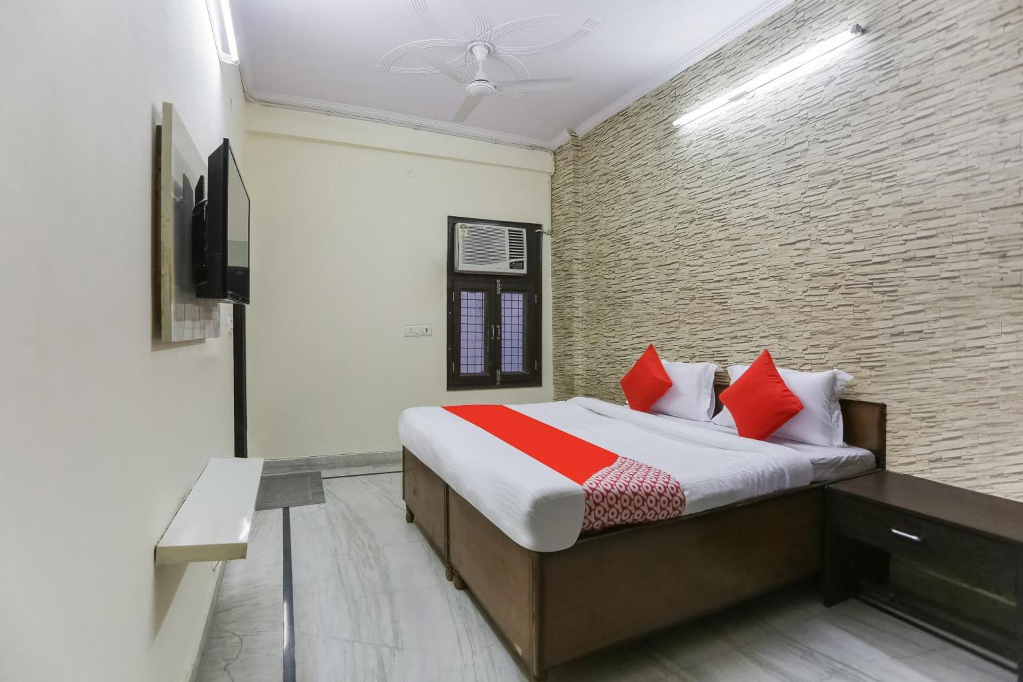 Hotel O Green High New Delhi Bagian luar foto