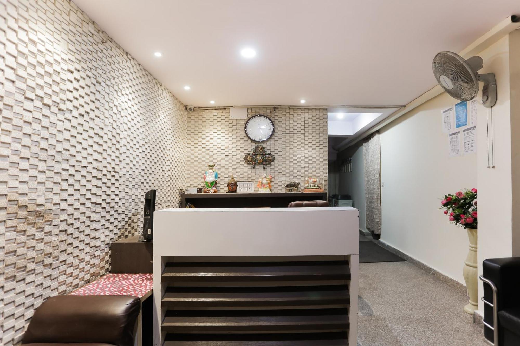 Hotel O Green High New Delhi Bagian luar foto
