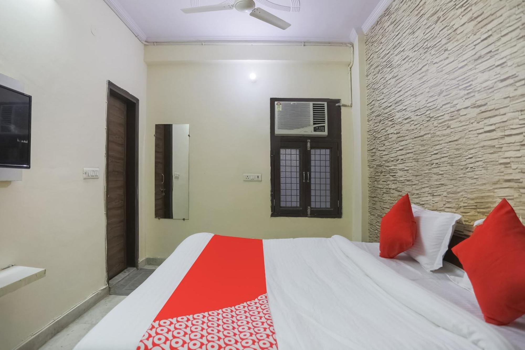 Hotel O Green High New Delhi Bagian luar foto