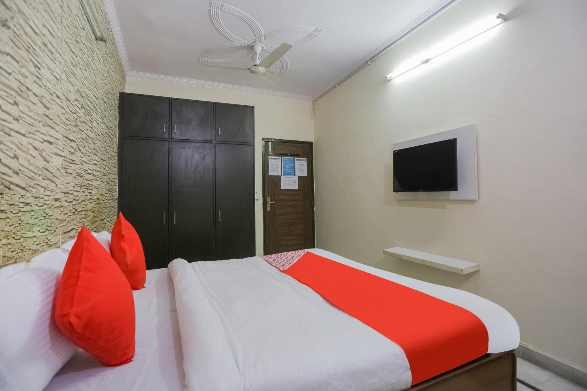 Hotel O Green High New Delhi Bagian luar foto